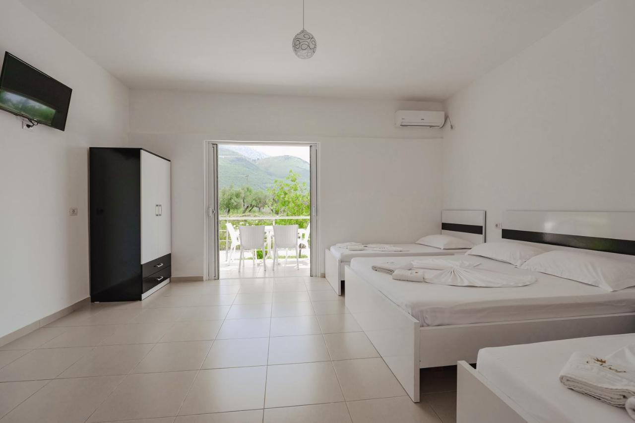 Villa Noel Borsh Esterno foto